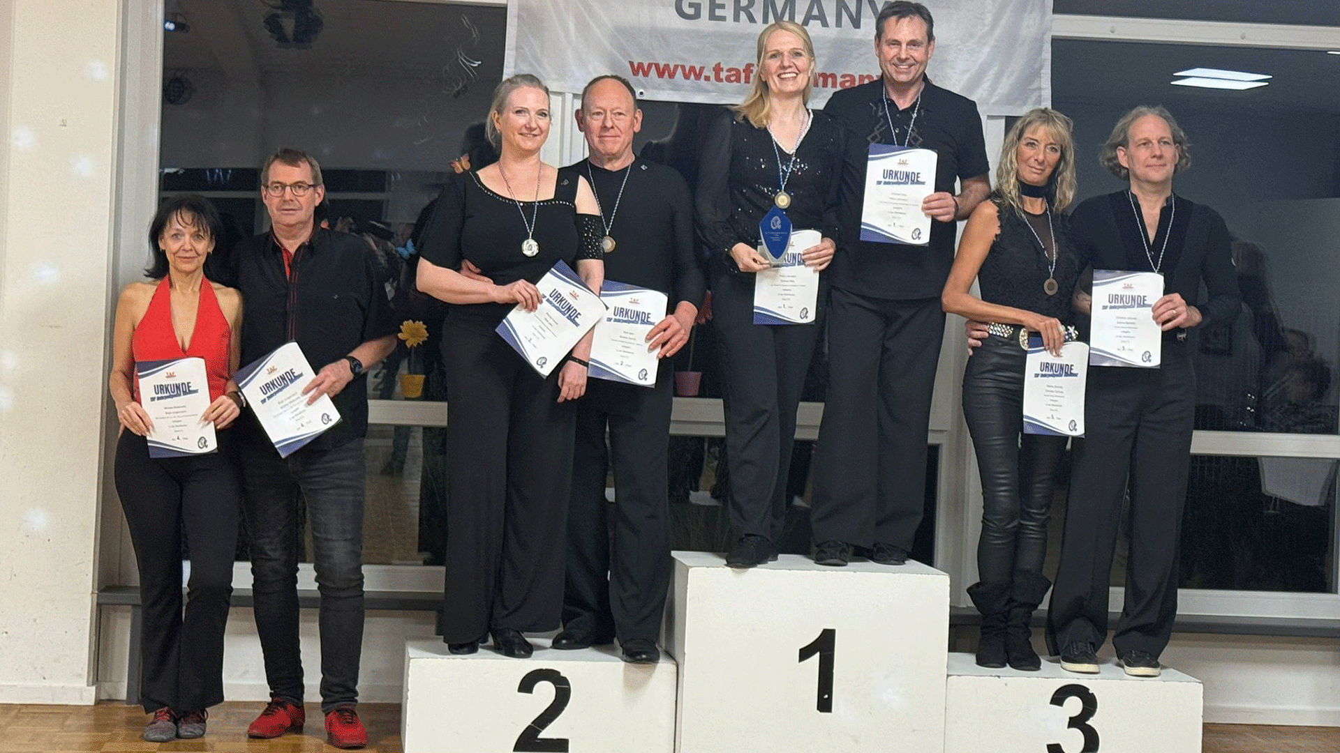 Was für ein großartiger Start als Discofox-Turnierpaar!