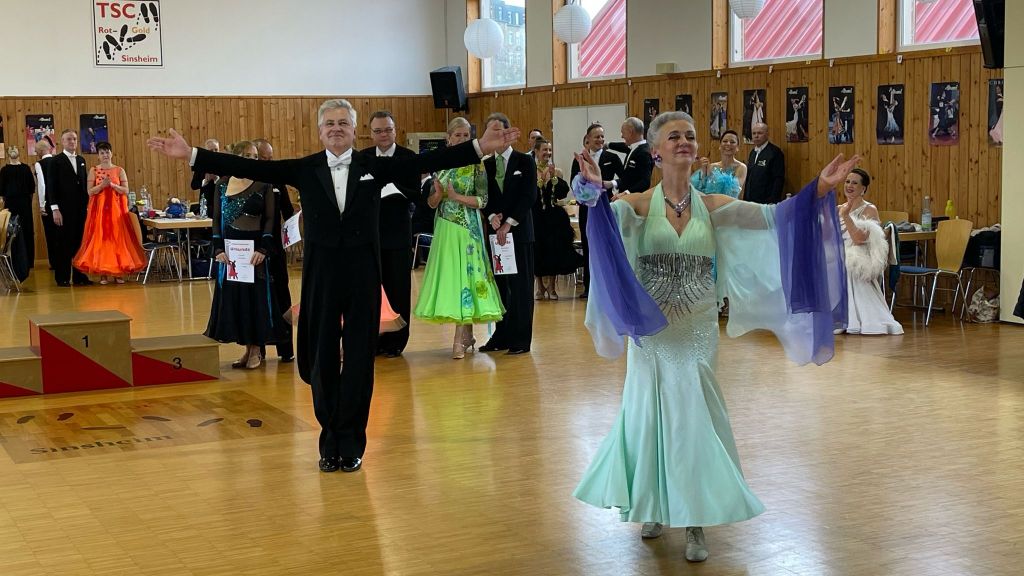 Zwei Tage hochklassiges Tanzen – das waren die Sinsheimer Tanzsporttage beim TSC Sinsheim! Mehrere Paare der Redoute gingen dort erfolgreich an den Start.