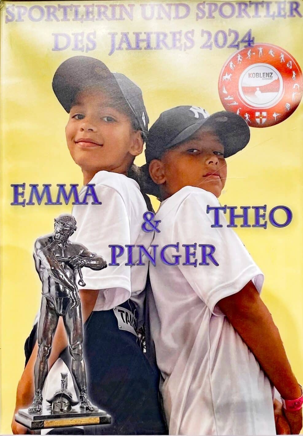 Plakat mit der Sportlerin und dem Sportler des Jahres 2024 der Stadt Koblenz Emma und Theo Pinger