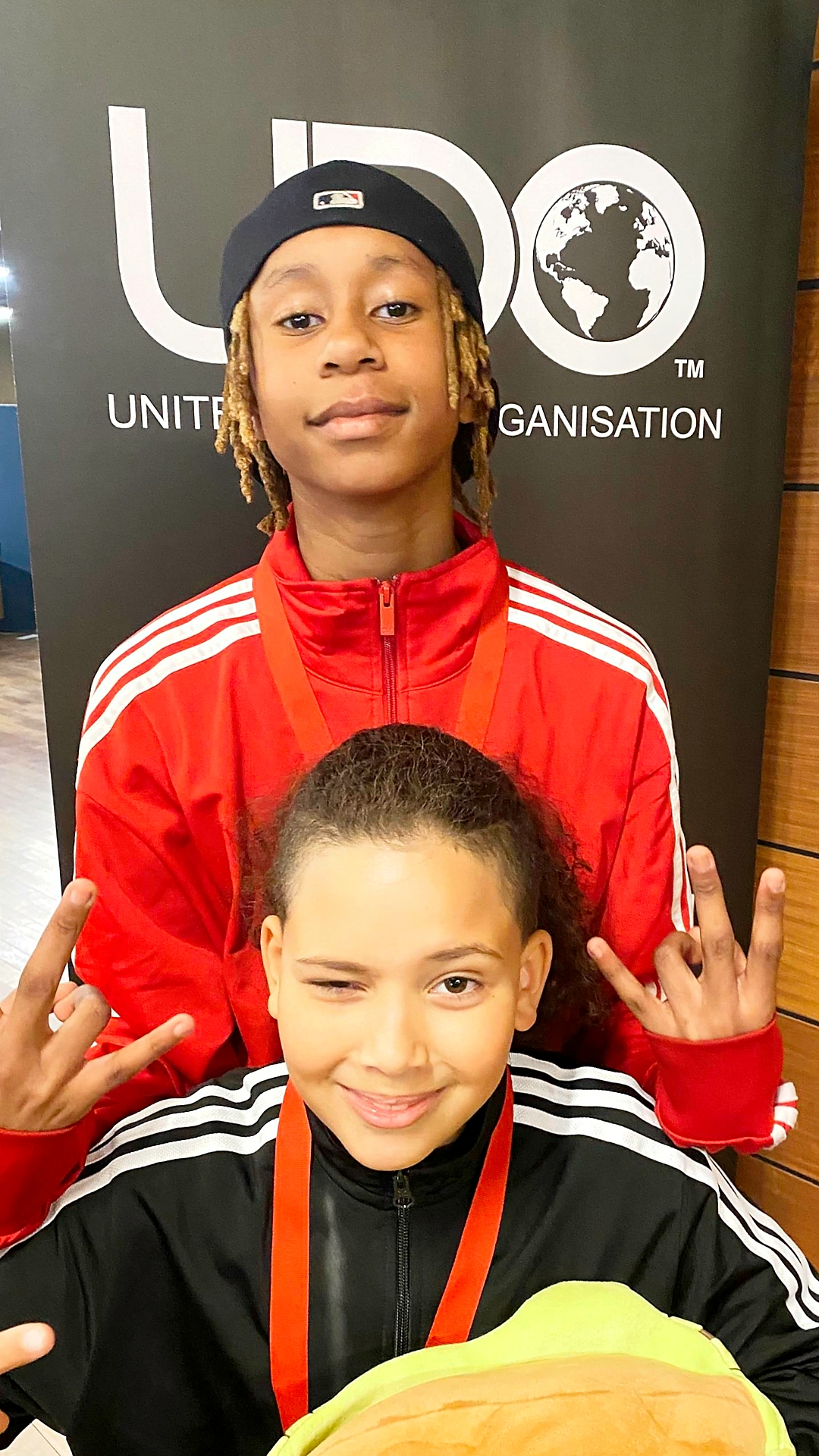 Theo Pinger und Myles Mbiyu im Duo U16 Intermediate Theo Pinger erreichte im Duo U16 Intermediate mit Myles Mbiyu den 1. Platz.