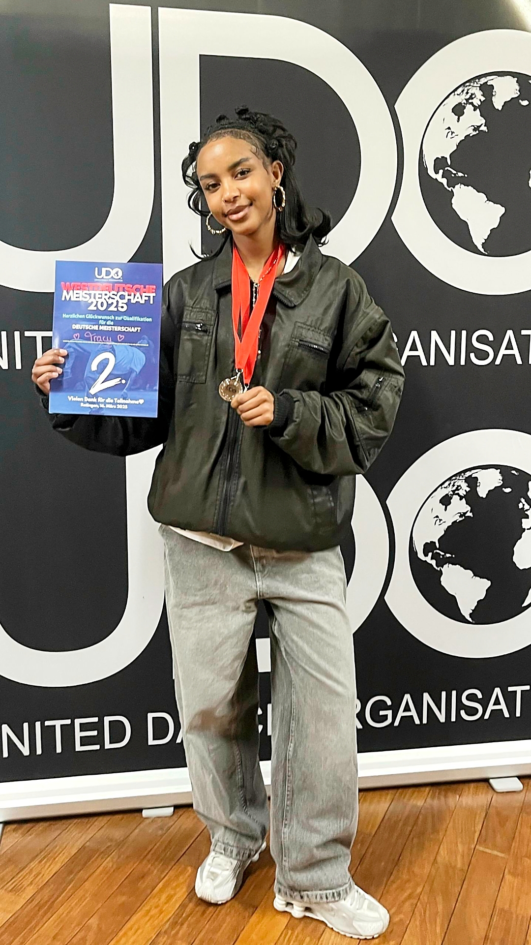 Tracy Mbiyu (Solo O18 Intermediate) Tracy Mbiyu (Solo O18 Intermediate) sicherte sich den 2. Platz und im Trio O18 den 3. Platz