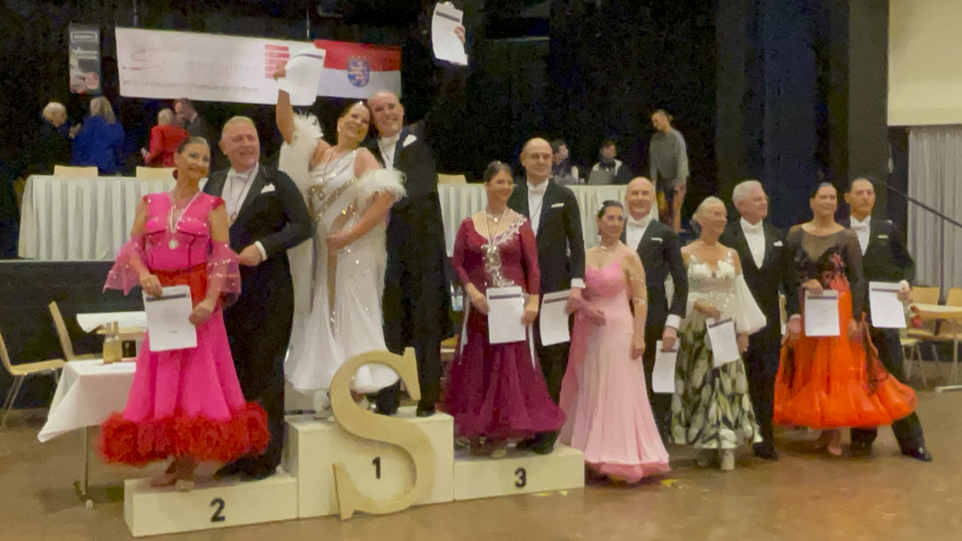 Iris Flerus und Dieter Assenmacher haben bei den Manhattan Dance Days in Frankfurt den Aufstieg in die höchste deutsche Tanzklasse geschafft