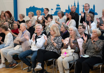 LM Standard 0326 Publikum applaudiert beim Wettbewerb