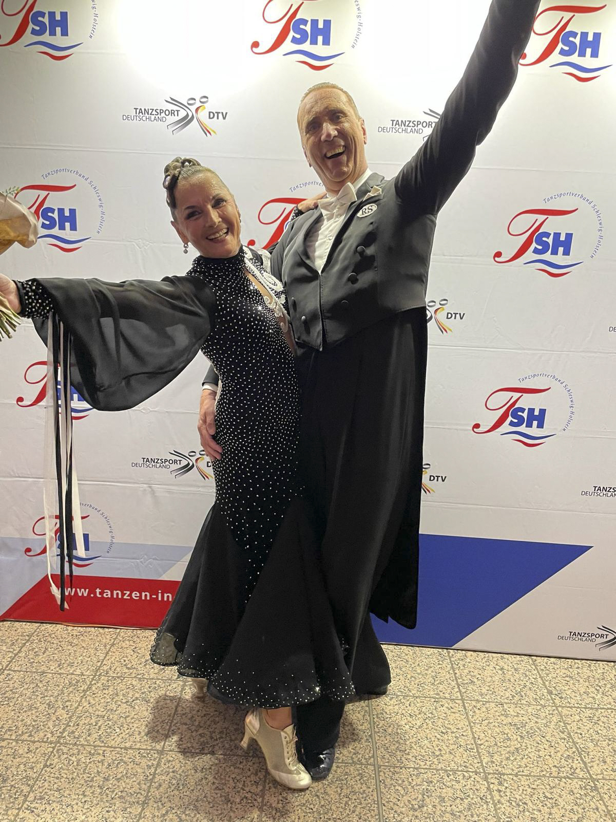 Heike und Andreas Wicht bei der Siegerehrung beim Senioren Gold Cup in Rendsburg