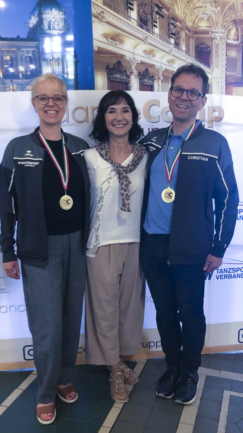 Petra und Christian Blum mit Sybill Daute beim DanceComb 2026 in Wuppertal