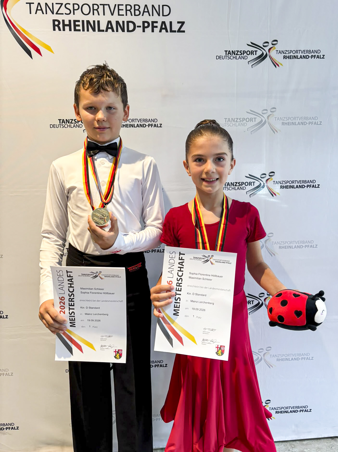Maximilian Schleier und Sophia Florentine Höllbauer bei der Siegerehrung